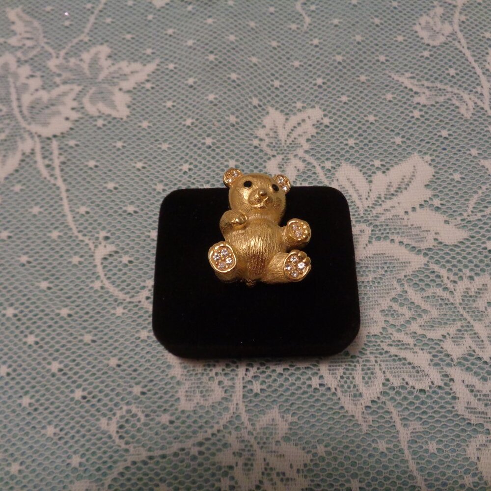 VINTAGE TRIFARI BLING GOLDTONE TEDDY BEAR PIN
